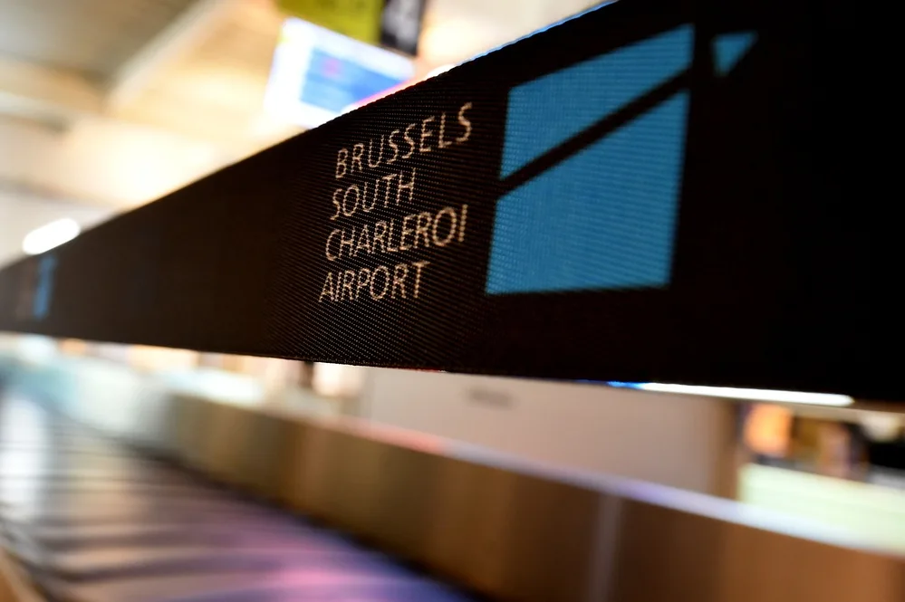 Banderole Brussels South Charleroi Airport à l'aéroport de Gosselies